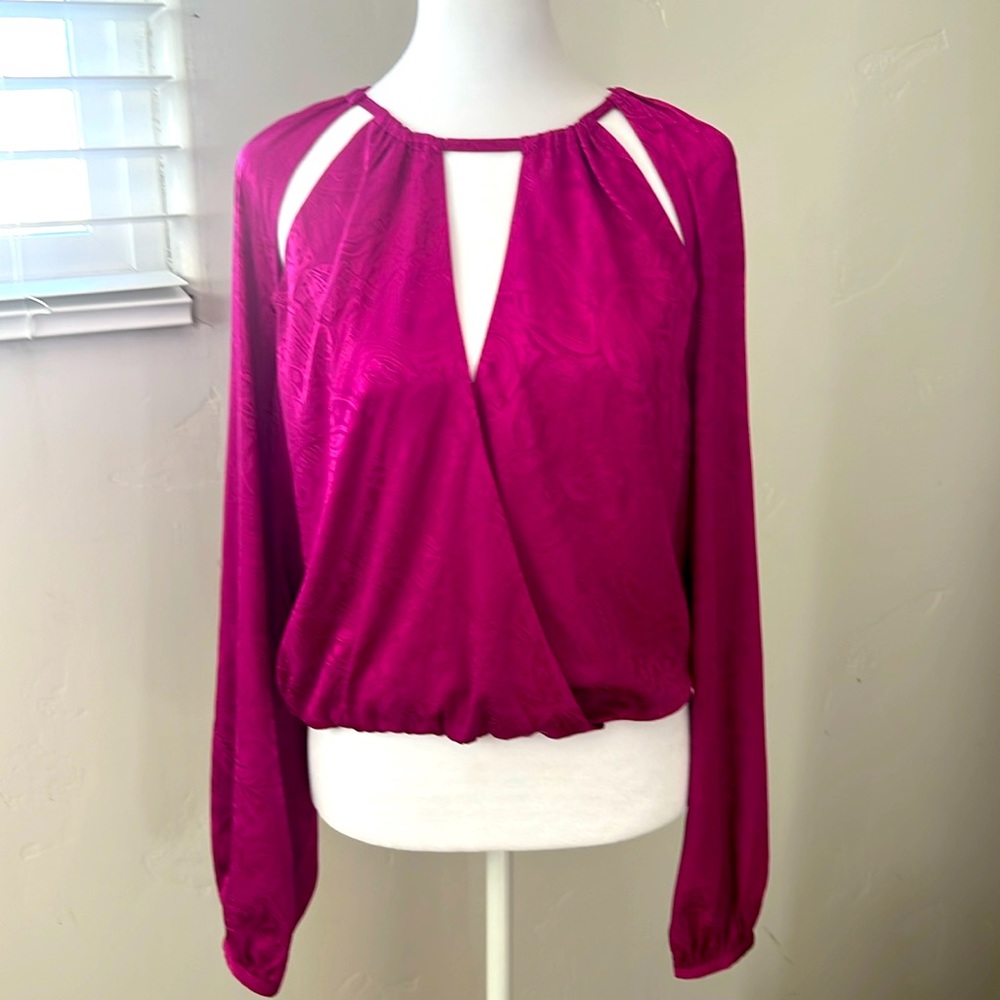 Veronica Beard brand new Sionne blouse. Tie back. Elastic bottom. Silk/Viscose